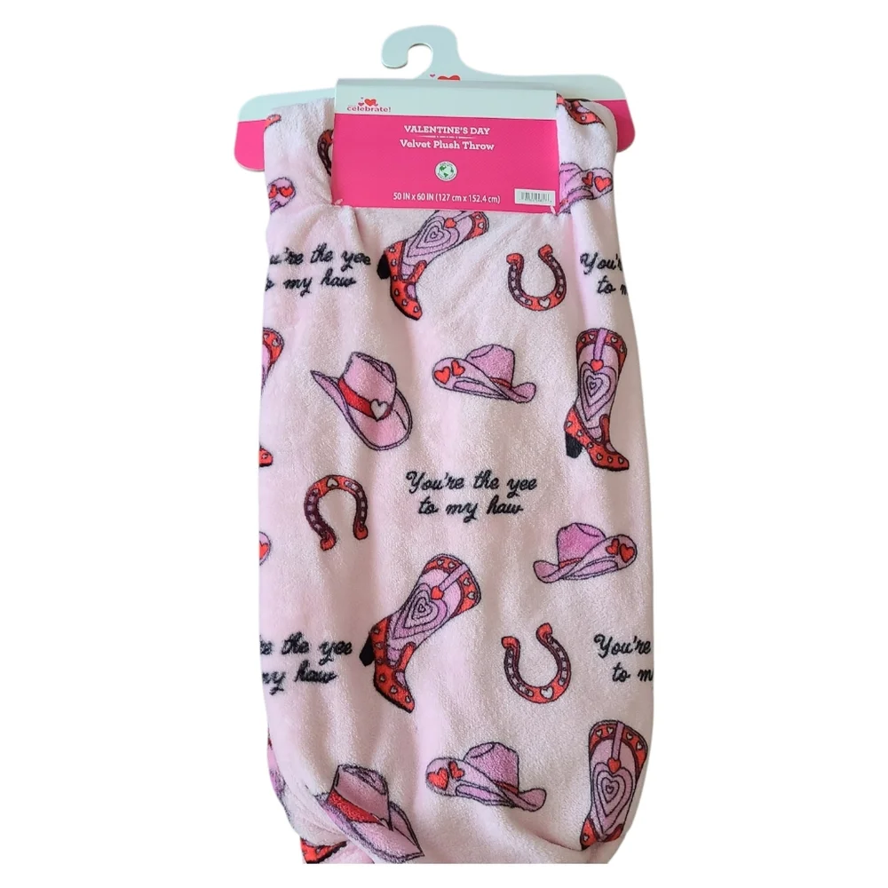 NWT | VALENTINE'S DAY |VELVET PLUSH THROW